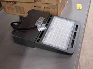 lot 885 image: Lot of (3) V-Tac Commercial 100-277V 150W LED Shoebox Light Fixtures VT-SBN3-3M-150W-840 (New In Box )