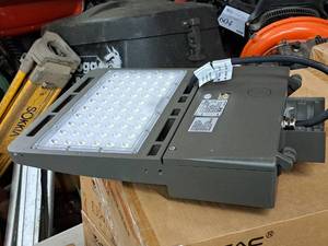 lot 889 image: Lot of (5) V-Tac Commercial 200-480V 185W LED Shoebox Light Fixtures VT-SBN3-3M-185W-850-H (New In Box )