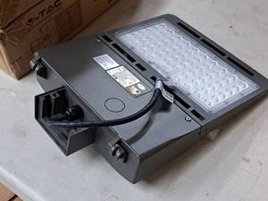 lot 892 image: Lot of (2) V-Tac Commercial 100-277V 185W LED Shoebox Light Fixtures VT-SBN3-3M-185W-840 (New In Box )