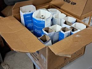 lot 906 image: Lot of (14) Commercial Assorted Light Bulbs - Venture MS250WHTSPS740 (x7), Venture 400WH75T15SPS740 (x5) and 400WFTSPS740 (x2)