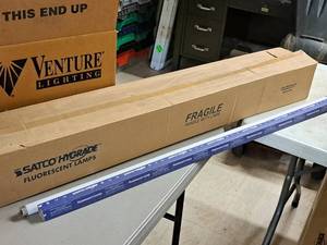 lot 916 image: Lot of (20) Satco Hygrade 48 Fluorescent Lamps T8 28W 3500K F28T8835ESENVS8423 Medium Bi-Pin