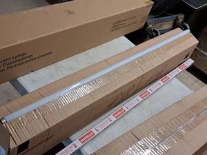 lot 919 image: Lot of (1 Case) Havells Eco-Line Fluorescent Lamps T8 32W F32T8735 700 Series 25-count ( 25 total items )