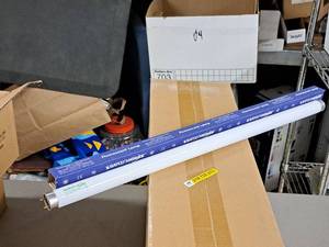 lot 922 image: Lot of (44) Satco Hygrade 24 Fluorescent Lamps T8 17W 3500K F17T8835ENVS8405 Medium Bi-Pin