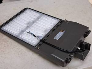 lot 861 image: Lot of (5) V-Tac Commercial 100-277V 300W LED Shoebox Light Fixtures VT-SBN2-300W-850-XX (New In Box )