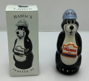 lot 1 image: 1996 Limited Edition HAMMS  Seattle Bear (NIB)