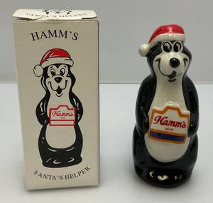 lot 2 image: 1995 Limited Edition HAMMS  Santas Helper Bear (NIB)