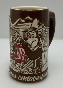 lot 4 image: 1973 HAMMS Oktoberfest Mug
