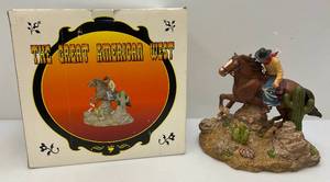 lot 60 image: Vintage Four Aces Brand THE GREAT AMERICAN WEST Collectible Porcelain Decanter (NIB) EMPTY