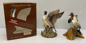 lot 67 image: Ski Country Wildlife Series Limited Edition Mississippi Valley Duck Hunters Pintail (In Original Box) & Canvas Back Duck  Decanters (EMPTY)
