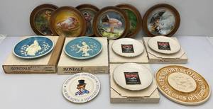 lot 82 image: Misc. Vintage Decorative Plates