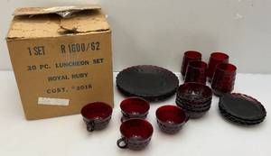 lot 83 image: Vintage Depression Glass Red Bubble Dinnerware