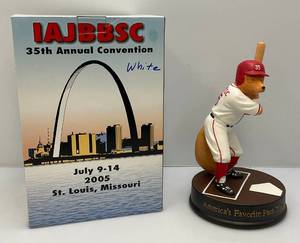 lot 140 image: Four Aces Brand (St. Louis) Baseball Fox Decanter NIB (EMPTY)