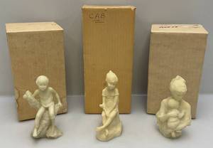 lot 194 image: Misc. 1970s Avondale Miniature Statues