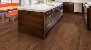 441 SQ FT Hill Country 38 Engineer Real Wood Floor. 6 12  x Random Lengths EWF