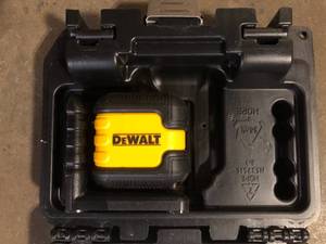 DEWALT 40 ft. Red Self-Leveling Cross Line Laser Level with (2) AA Batteries & CaseCustomer Returns See Pictures