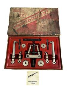 lot 13 image: Vintage SNAP-ON Tools CJ86-1 Bearing Gear Puller Set Complete with Original Retail Box