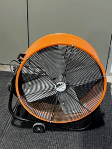 lot 41 image: Used Maxx Air 24 2-Speed Tilting Direct Drive Steel Drum Fan in Good Working Condition