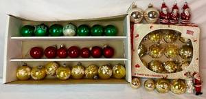 lot 21 image: Shiny Brite and Vintage Glass Ornament Collection