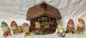 lot 53 image: Albertas Molds Gnome Hollow Cookie Jar and 6 Gnomes