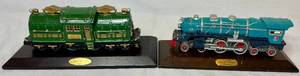 lot 100 image: Vintage Lionel 1931 400E Classic Blue Comet and Lionel 1928 No.381E Locomotive Cast Metal Avon Collectible