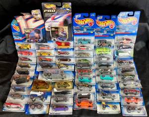 lot 96 image: Mattel Hot Wheels Cars and Assorted Vehicles Lot #4