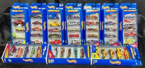 lot 97 image: 10 Mattel Hot Wheels 5 Car Gift Packs