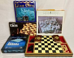 lot 139 image: Variety of Chess Sets - 5 Sets