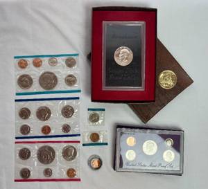 lot 156 image: Collection of United States Mint Proof Sets