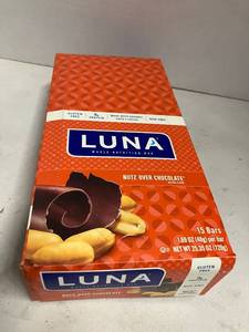 Luna Nutz Over Chocolate Bars