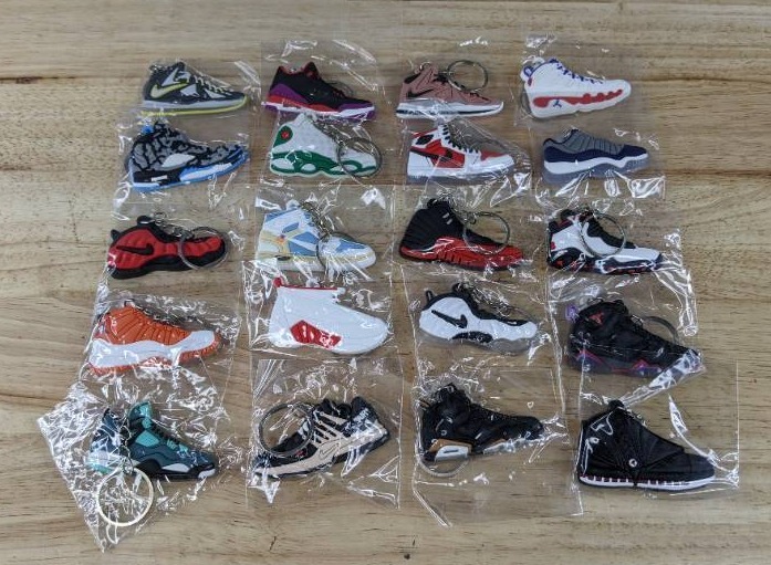 lot 21C image: 20 Brand New Nike Air Jordan Sneaker Air Max Foamposite Lebron Shoe Keychains N