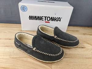 lot 36M image: Mens Minnetonka Moccasin Tilden Size 8M Grey N