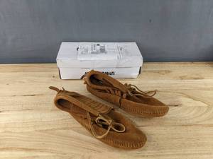 lot 46M image: Womens Minnetonka Moccasin Classic Fringe Softsole Boot Size 10 Brown N