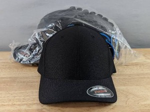 lot 91D image: 11 Brand New Yupoong Black Hats OSFM A