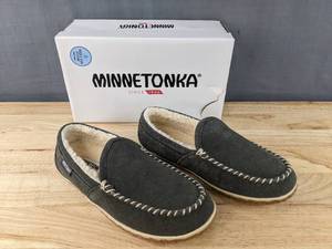 lot 189 image: Mens Minnetonka Tilden Moccasin Size 10W Grey N