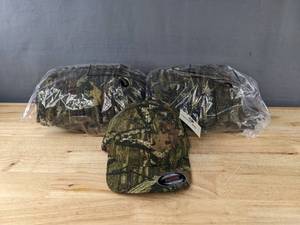 lot 55D image: 24 Brand New Advantage Series Ltd. Mossy Oak XLXXL FlexFit Hats Q