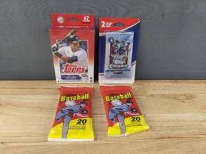 lot 38D image: Lot of 4 New Factory Sealed Topps Baseball Card Packs I