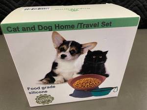 NJ 3 - Silicone Pet Travel Set for Cats and Dogs - Deep Slot, Adjustable Angle