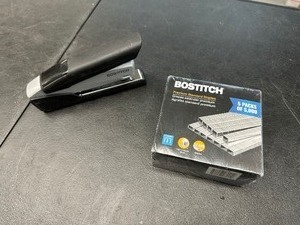 lot 109 image: Bostich Stapler and 25,000 Staples