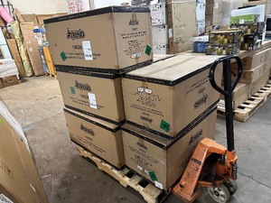 lot 101 image: Pallet Containing 7 New Kicker Subwoofer Boxes - Atrend 15KDV 15 Kicker SquareDual VentedSolo-Baric L5 & L7 SubwooferSpeaker Enclosure