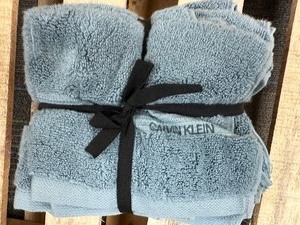lot 41 image: New 4 Pack of Calvin Klein Wash Cloths - Very Soft