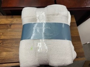 lot 191 image: New 2 Pack of Charisma Bath Sheets - Huge Super Nice Way bigger then Bath Towels - Got some dirt on front of it, needs washing