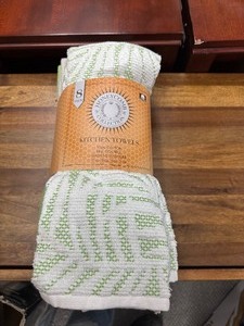 lot 194 image: New Honeycomb Collection By Town & Country Living 8 Pack of Kitchen Towels