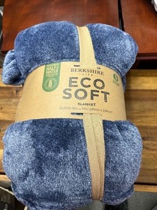 lot 199 image: New Berkshire Life Eco Soft Blanket - Blue Queen Size 98 x 92