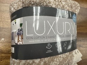 lot 203 image: New 4 Pack of Luxury Bathroom Hand Towels and Wash Clothes - 2 of each