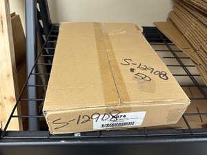 lot 277 image: Qty 500  New Case of Poly Mailers 10 x 13 2.5Mil