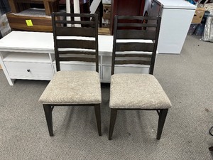 lot 26 image: Set of 2 Kauai Ladderback Cushion Seat Side Chairs Brushed Mango - Intercon