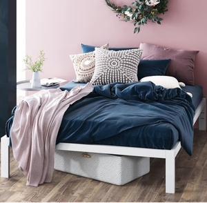 lot 46 image: New ZINUS Mia Metal Platform Bed Frame Wood Slat Support, No Box Spring Needed, Easy Assembly, Full, White