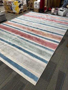 lot 165 image: Tommy Bahama IndoorOutdoor Area Rug 91X 124 (Retail $269.99