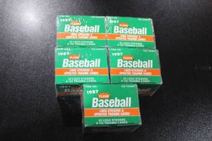 lot 88 image: 1987 Fleer Update Factory Sealed Complete Set Lot  5 Sets  Maddux - McGriff - McGwire Rookie Card
