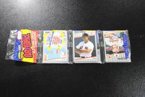 lot 126 image: 1989 Fleer Baseball Rak Pack w Bill Ripken Black Box On Front